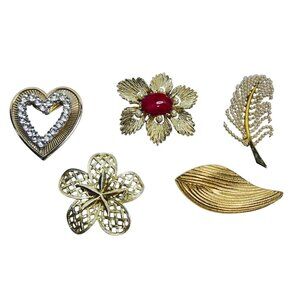 Lot Of 5 Brooches - Heart, 2 Flowers, Feather And Leaf (6089)
